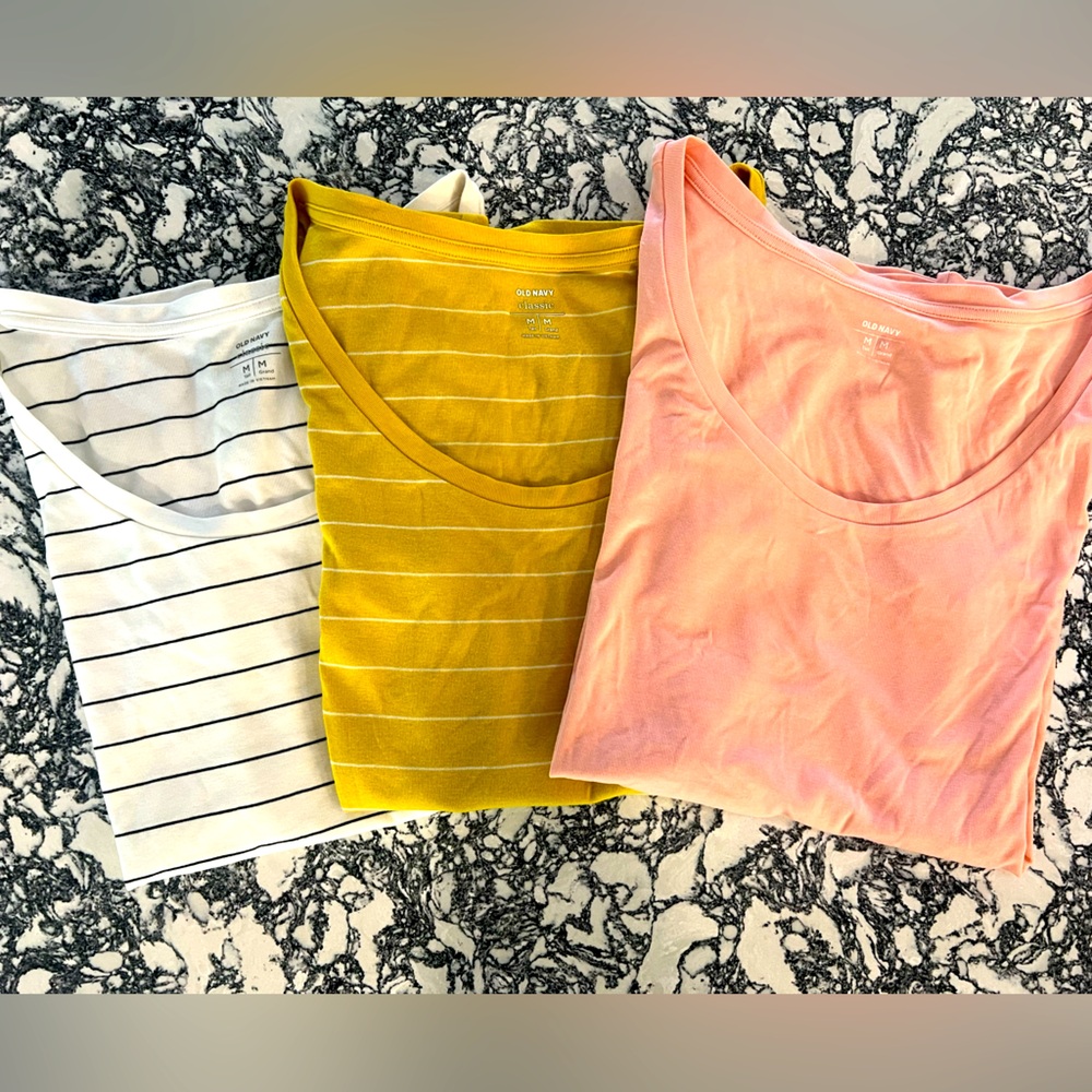 Set of 3 Old Navy Classic Scoop Neck Ts in Medium Tall